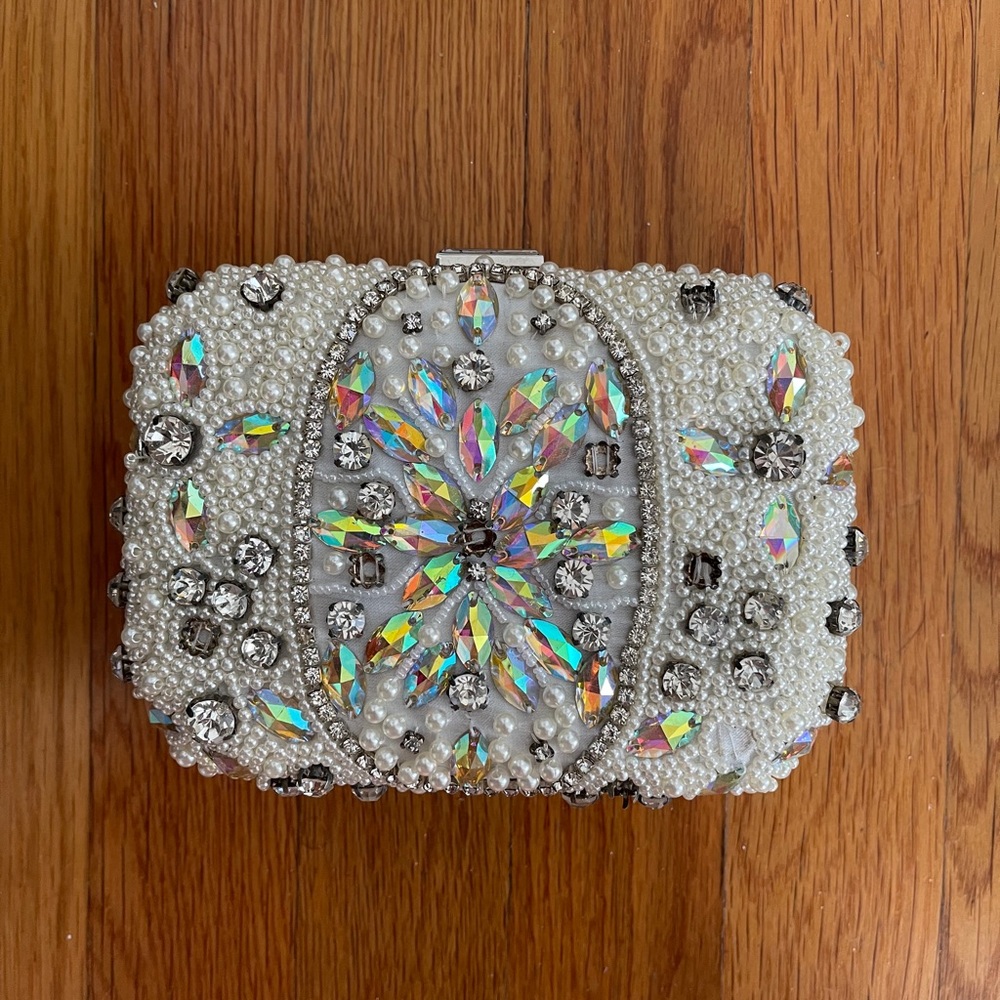 Aldo clutch